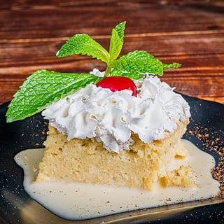 TIESTO TRES LECHES