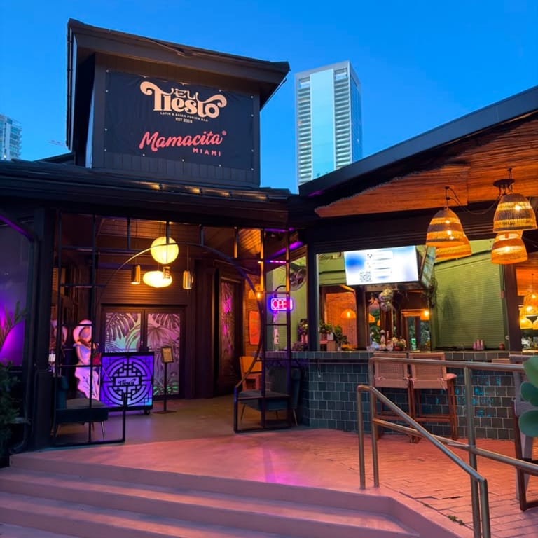 El Tiesto Cafe - Miami