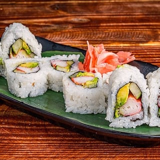 CLASSIC CALIFORNIA ROLL