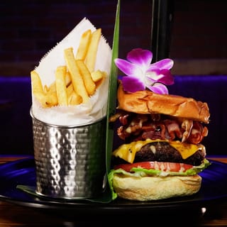 El Tiesto Burger